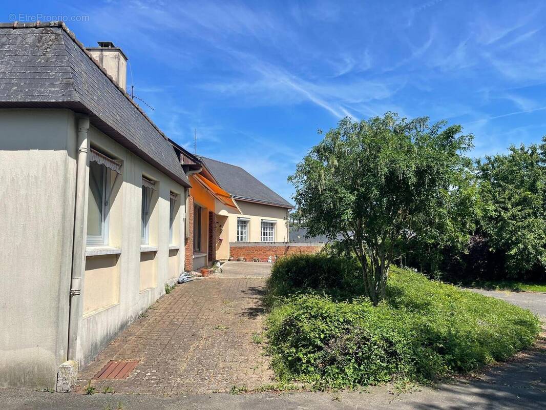Photo 1 - Maison à LAVAL