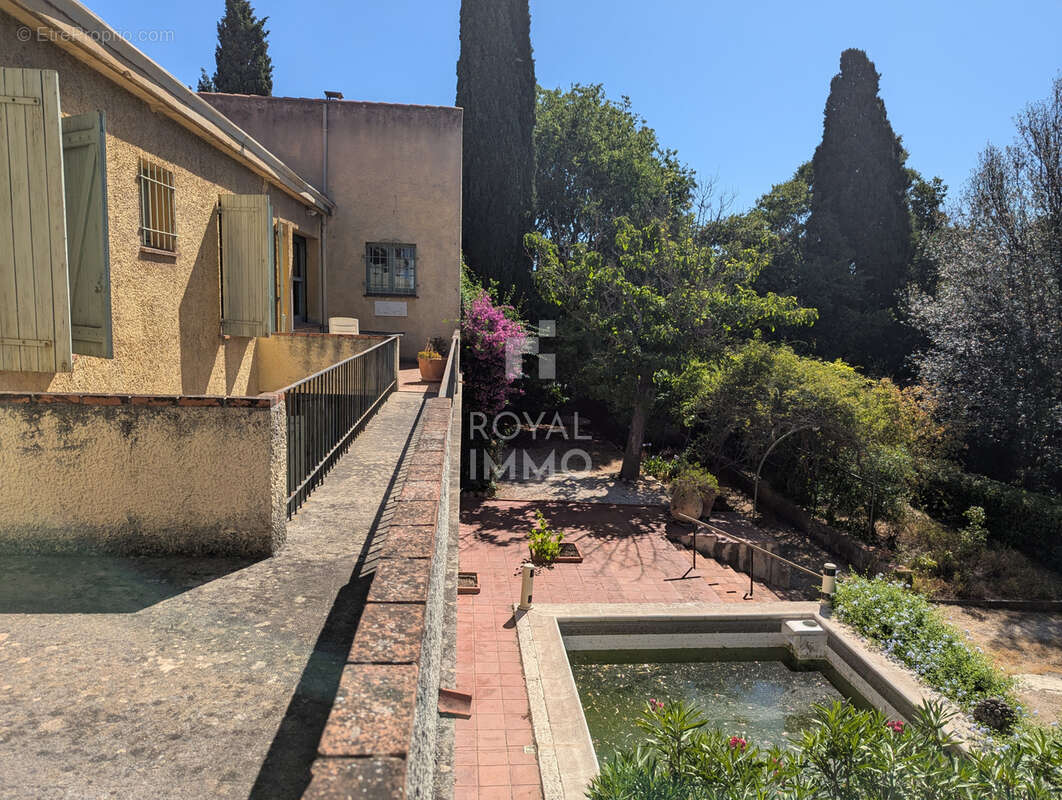 Maison sur 2 niveaux - 207m2 - garage et piscine - photo 10