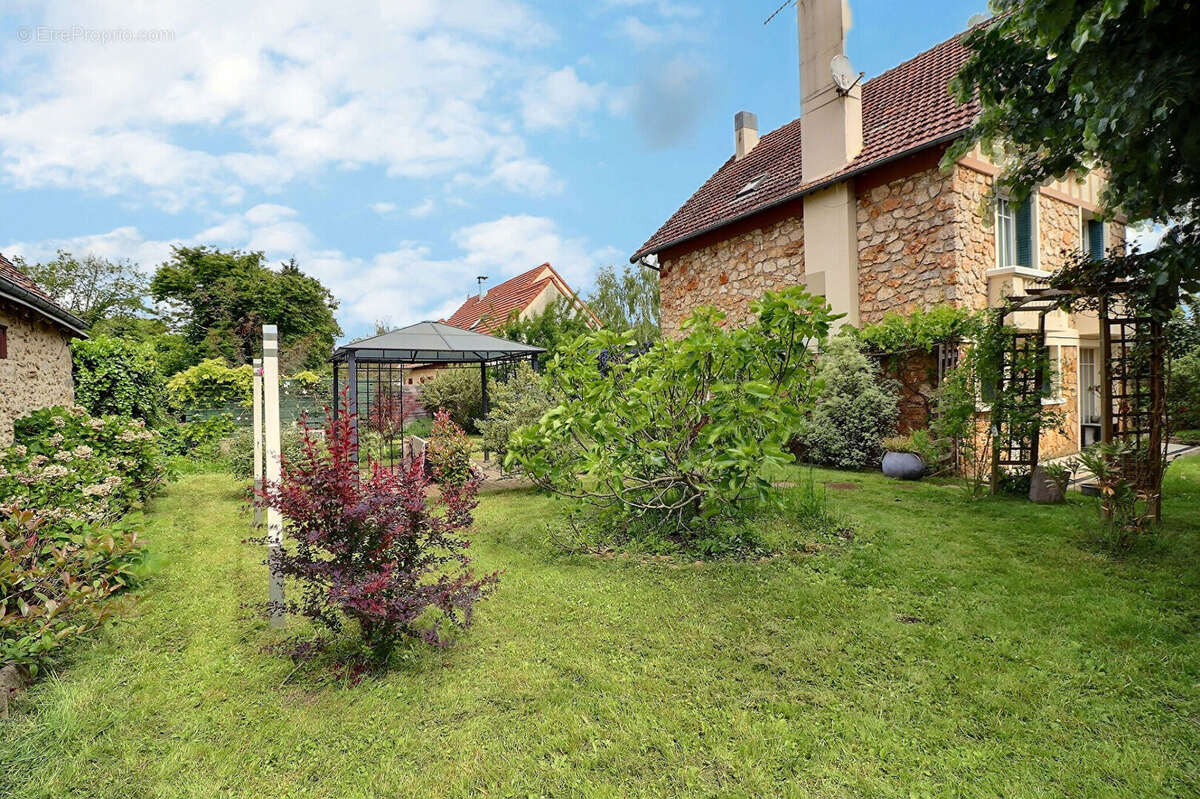 Maison à EPERNON