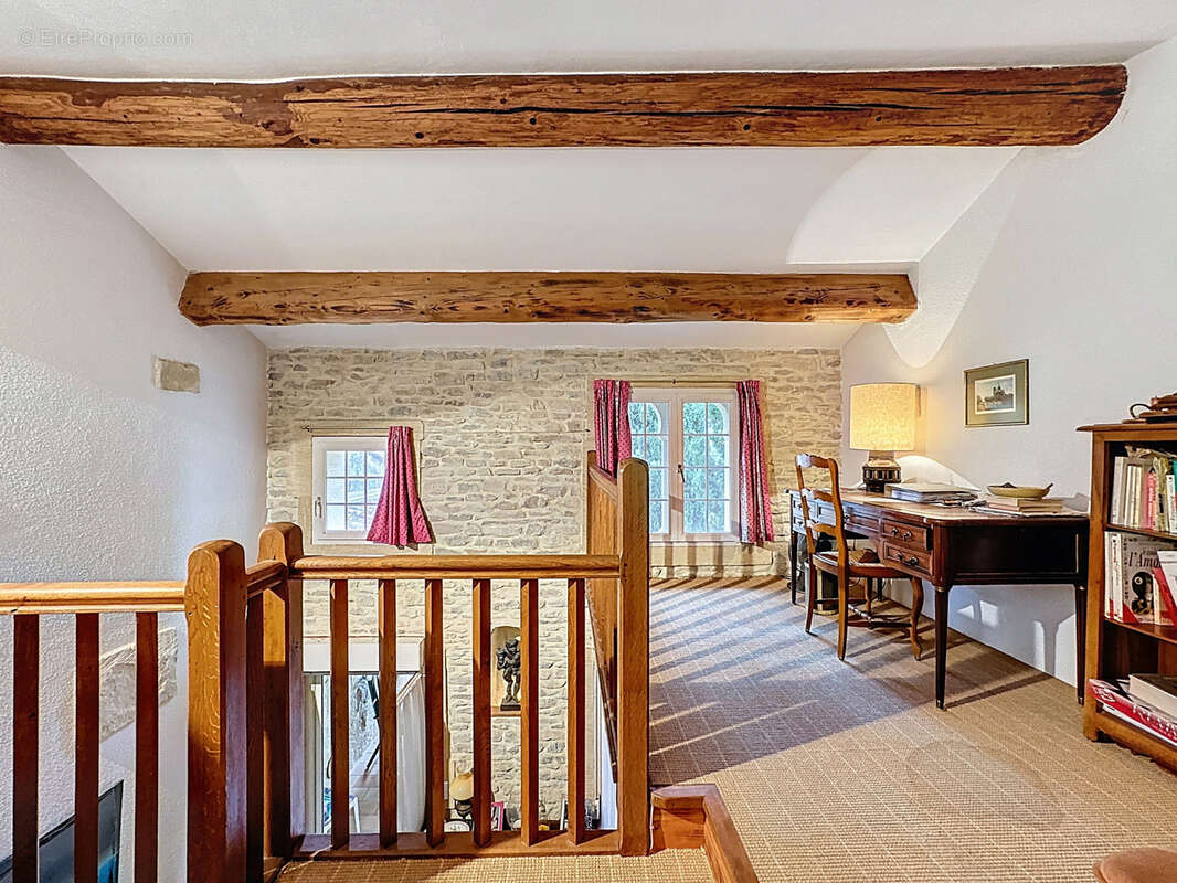 Maison à GALLARGUES-LE-MONTUEUX