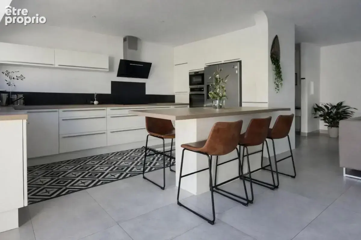 Villa 144 m² – Terrain 901 m² – Piscine - photo 3