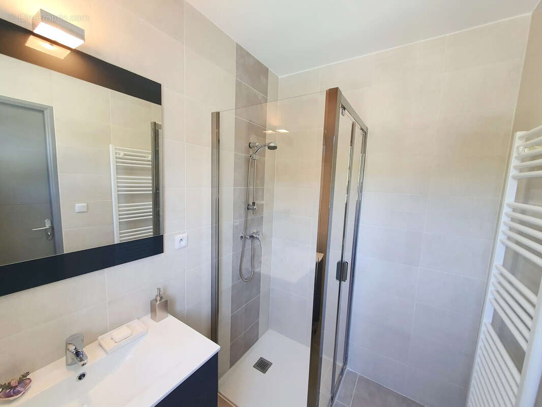 Maison à ROQUEBRUNE-SUR-ARGENS