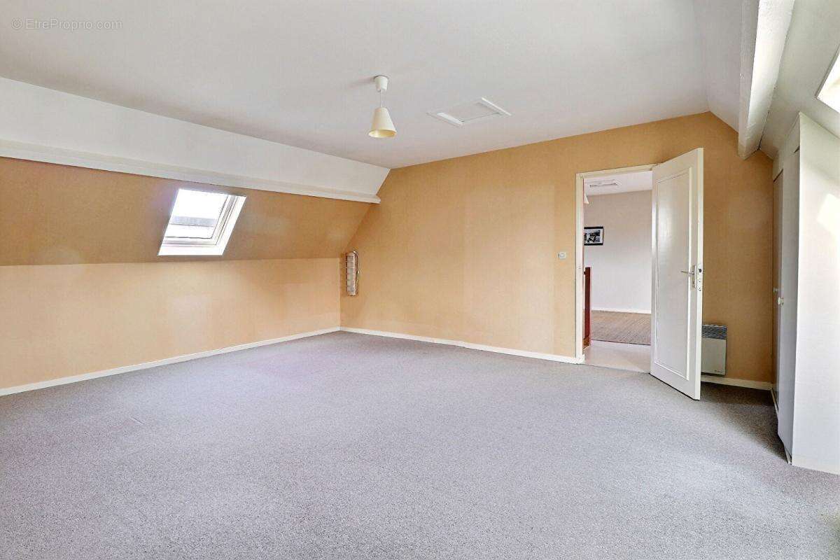 91700 - Plain-pied de 9 pièces - 230 m² - photo 11