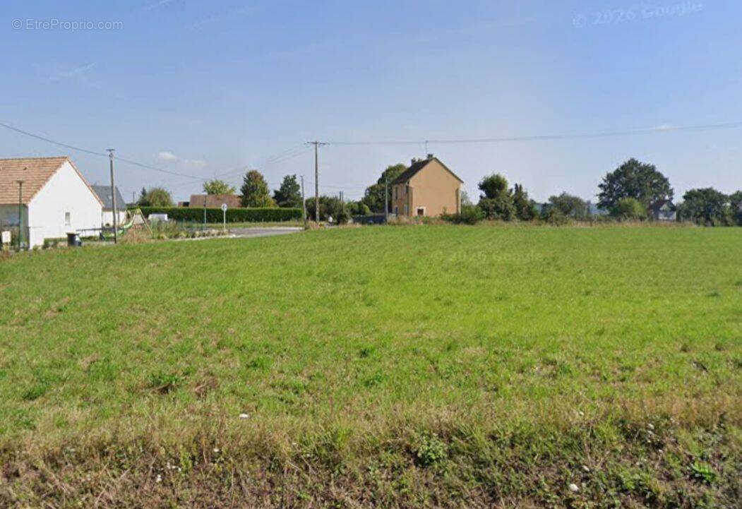 Terrain à COURCEBOEUFS