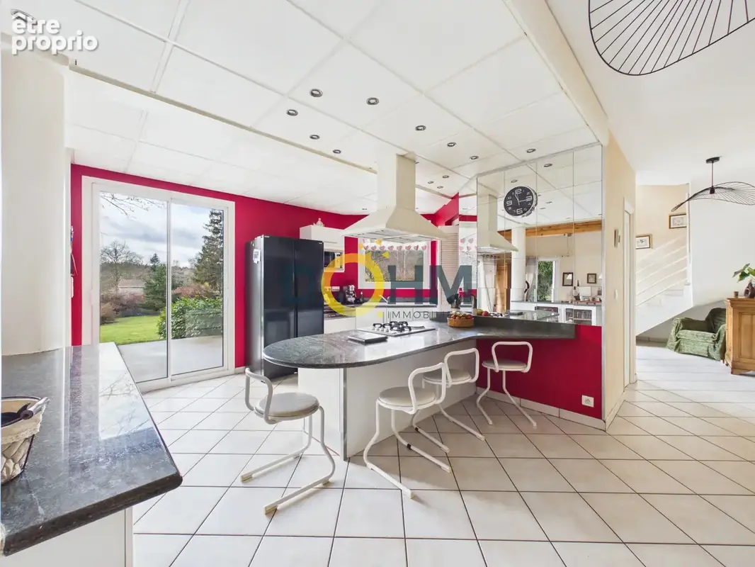 A vendre belle maison familiale sur grand terrain au calme - photo 4