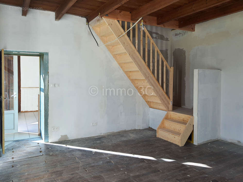 Maison à CHEF-BOUTONNE