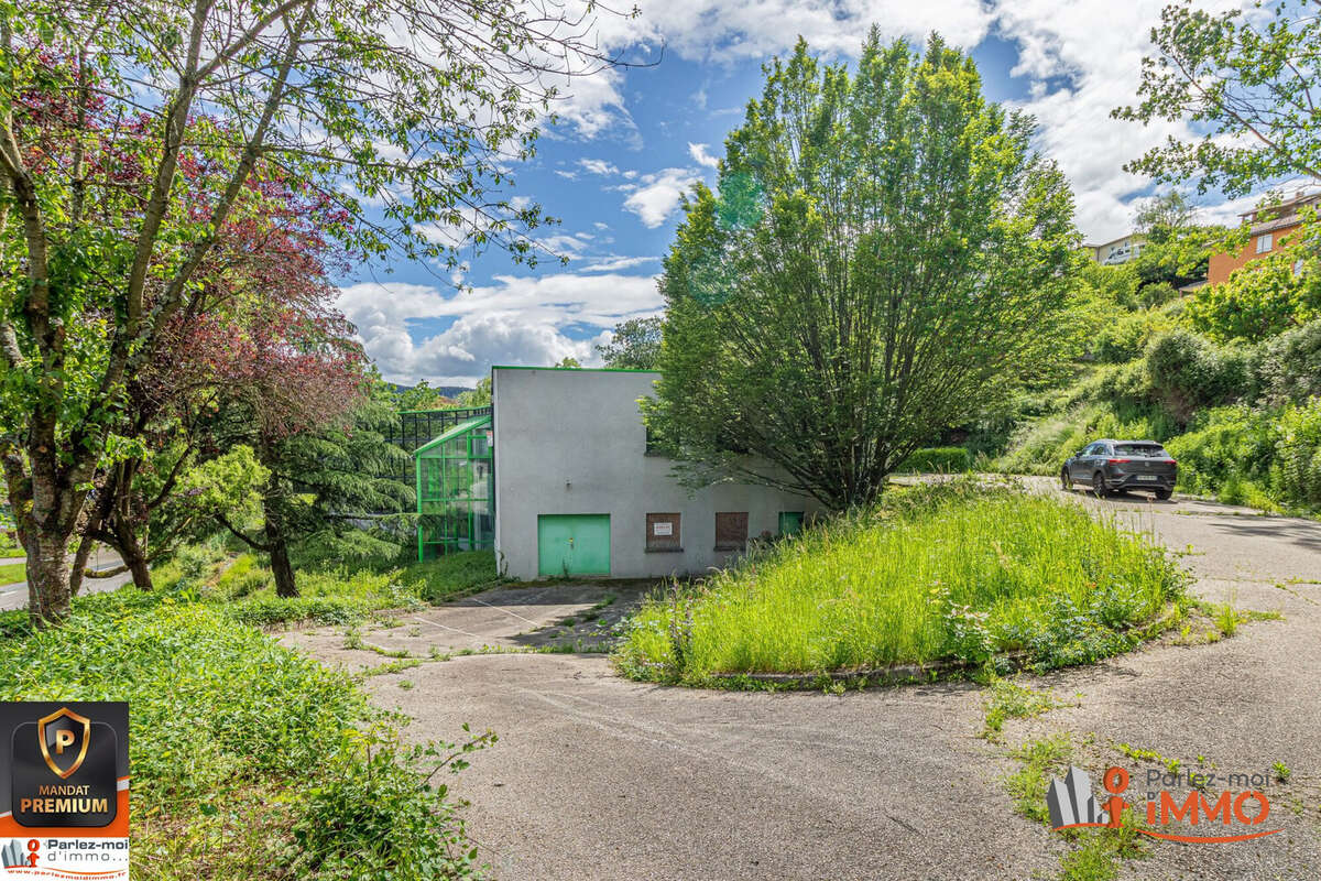 Commerce 760 m² à Brussieu  - photo 7