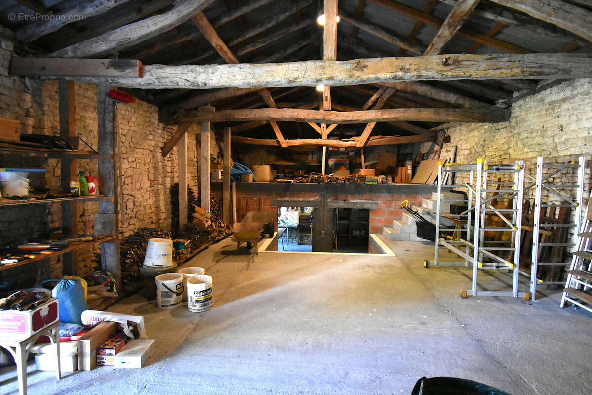 Maison à MONTAIGU-DE-QUERCY