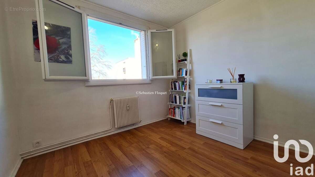 Photo 6 - Appartement à NEUVILLE-AUX-BOIS