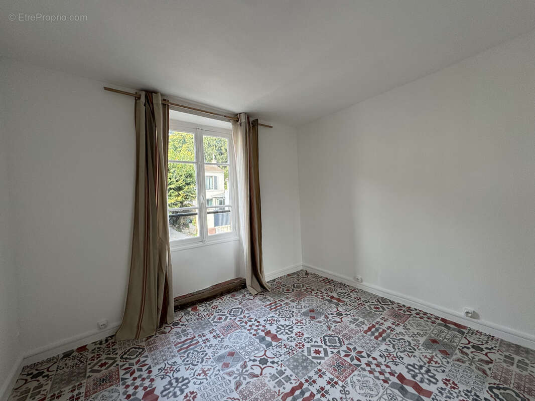 Appartement à VILLE-D&#039;AVRAY