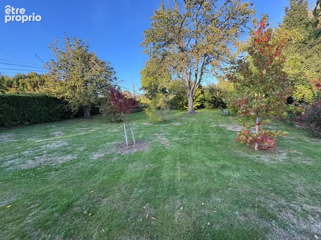 Terrain à LA SAUSSAYE