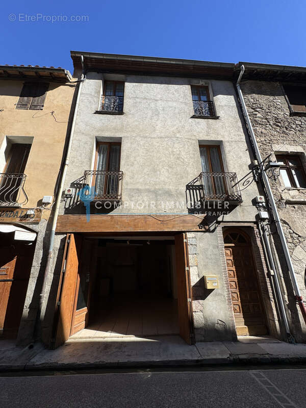 Maison de village avec local commercial et appartements à VILLEFRANCHE DE CONFLENT - photo 3
