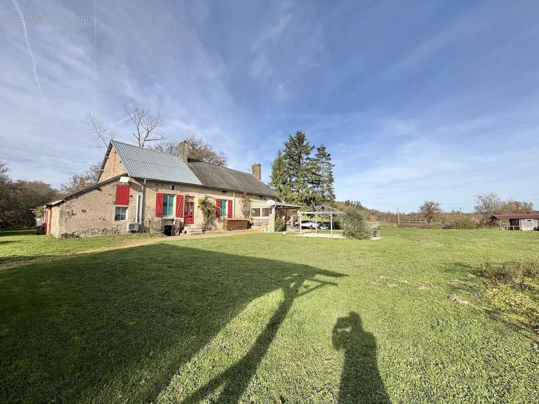 Fermette spacieuse à vendre près de Reclesne - photo 2