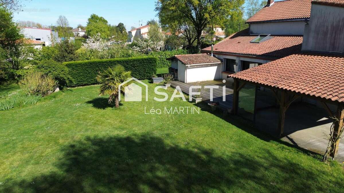 Photo 2 - Maison à SAINT-MACAIRE-EN-MAUGES