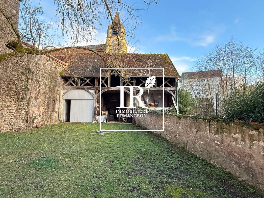 Maison 400 m² à Mehun-Sur-Yevre  - photo 3