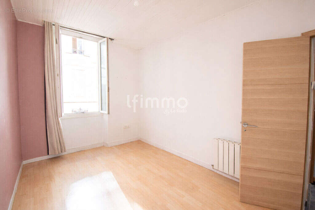 Appartement à MARSEILLE-1E