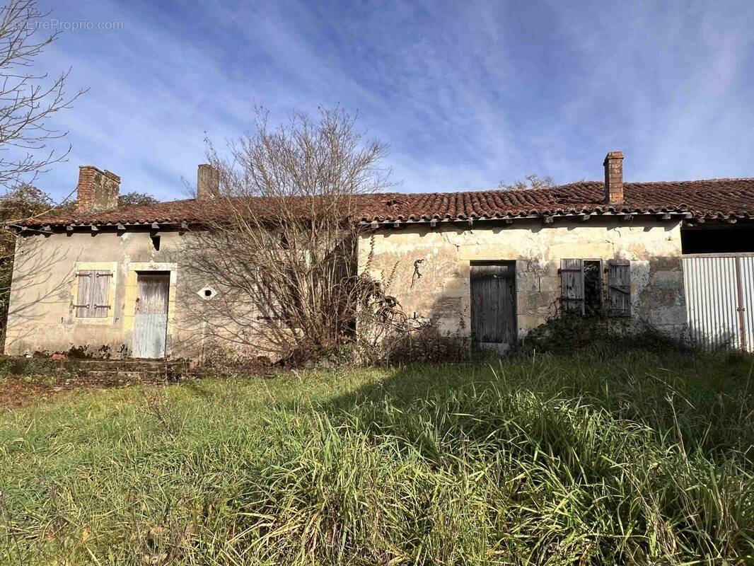 Maison à SAINT-LAURENT-DE-CERIS