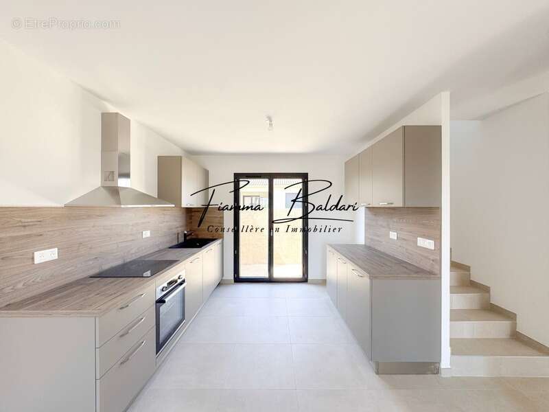 À vendre Maison T4 en duplex de 86m² neuve avec garage, Folelli, Penta di Casinca, Haute-Corse (20) - photo 4