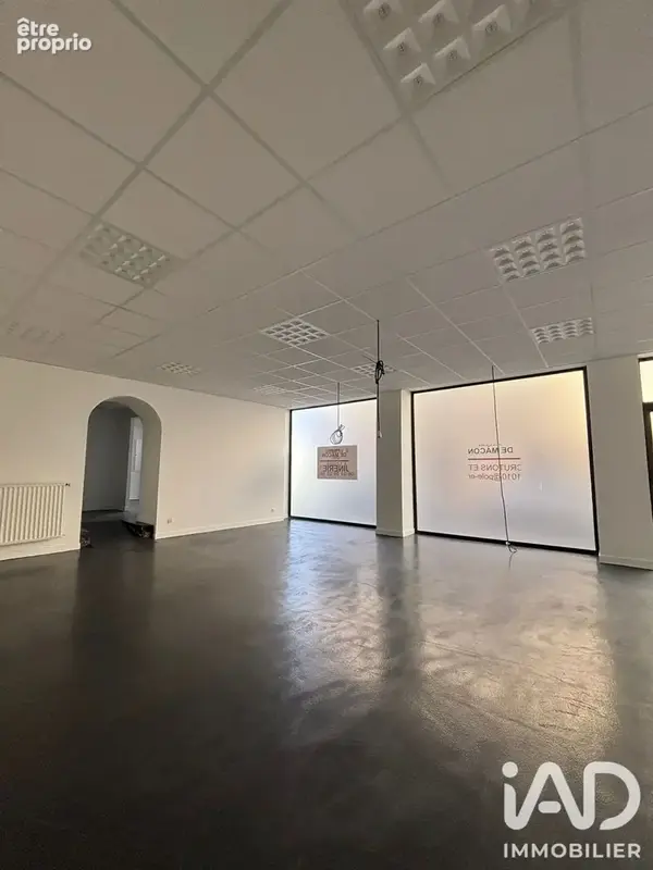 Photo 1 - Commerce à MACON
