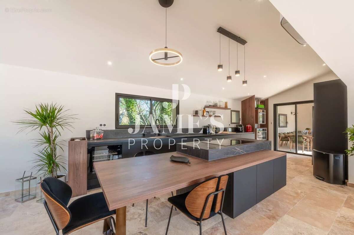 Maison 210 m² à Maussane-Les-Alpilles  - photo 8