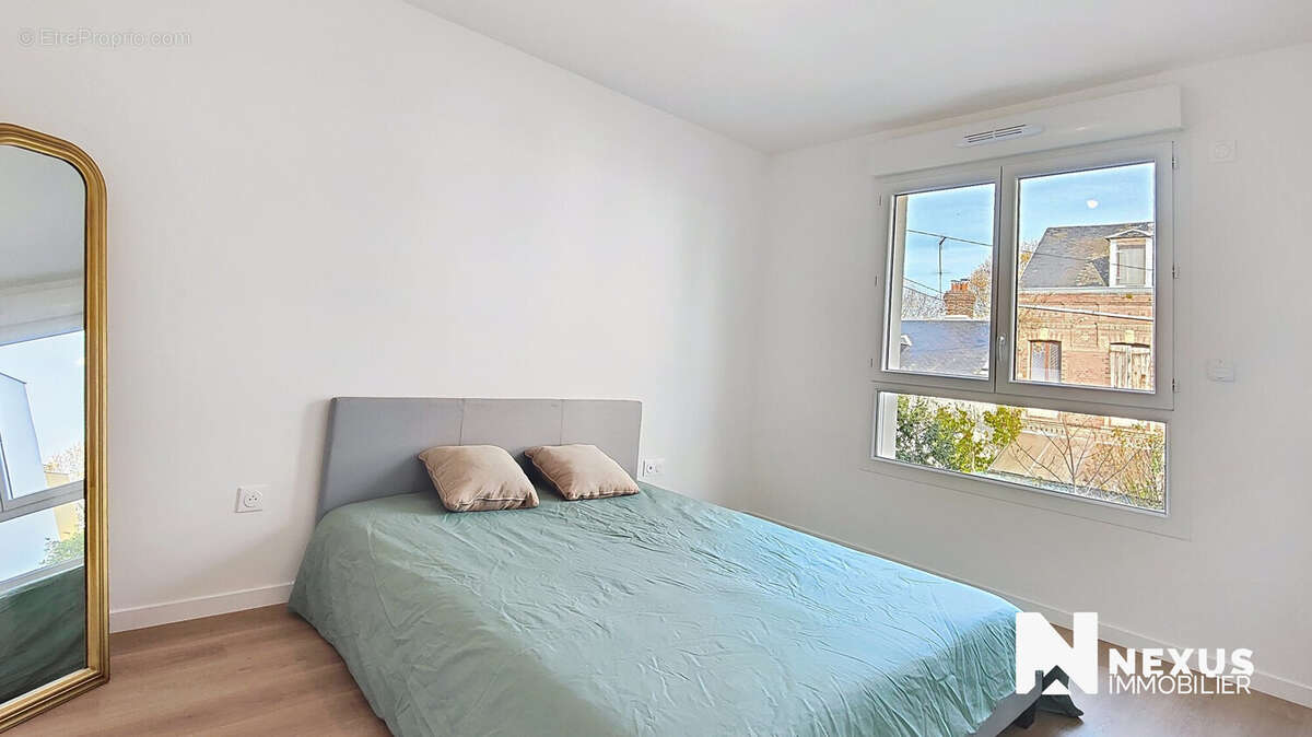 chambre 3 vue église - Maison à SOTTEVILLE-LES-ROUEN