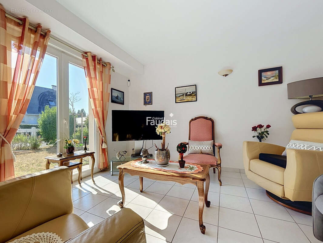 Maison 94 m² à Gouville-Sur-Mer  - photo 6