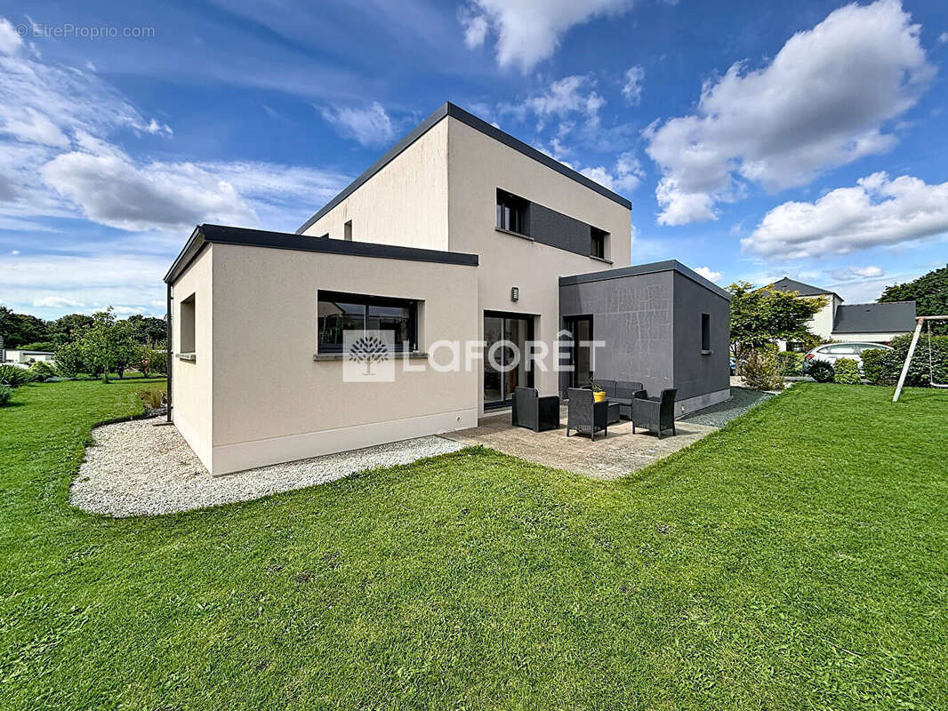 Maison de plain-pied centre Saint Georges Des Groseillers 130 m2 - photo 2