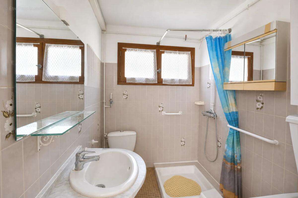 Maison spacieuse avec appartement à Pont-du-Casse - photo 12