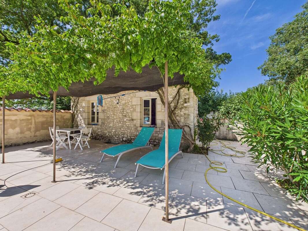 Manoir impressionnant avec plusieurs appartements dans un cadre exceptionnel - photo 20
