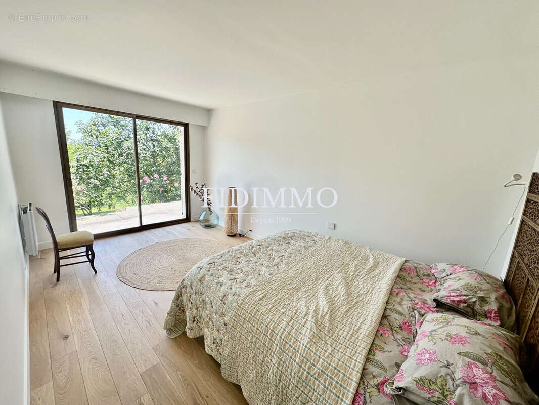 Maison à CHENNEVIERES-SUR-MARNE