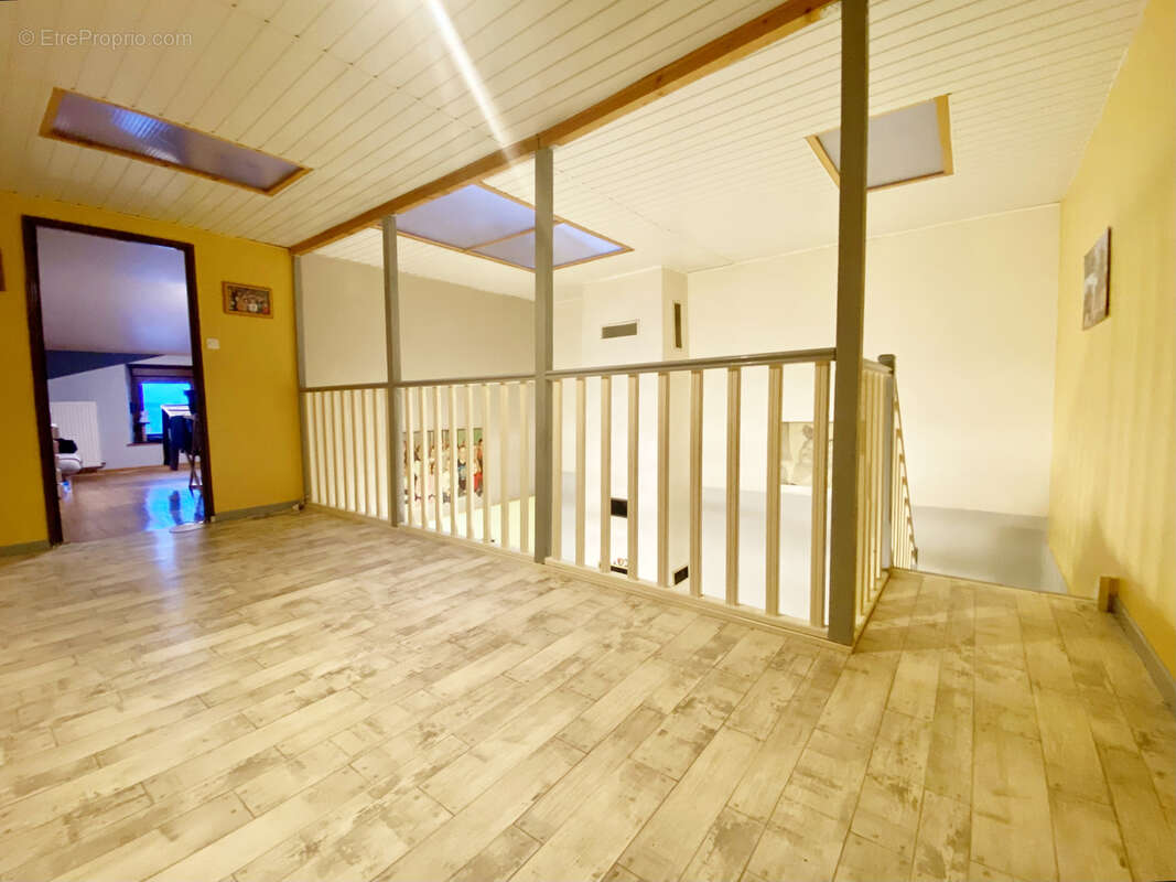 Maison à MENIL-LA-HORGNE