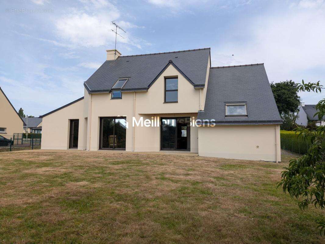 Propriété de 135m² hab - 4 chambres - Vie de plain pied - 1806m² terrain clos - photo 2