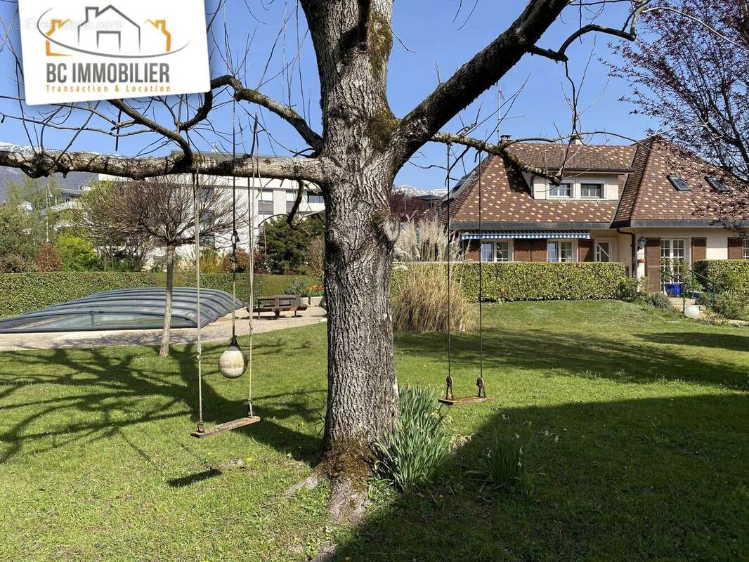 Maison à SAINT-GENIS-POUILLY