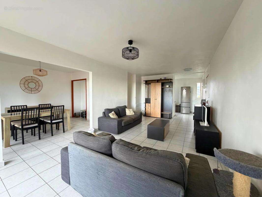 Appartement à RILLIEUX-LA-PAPE