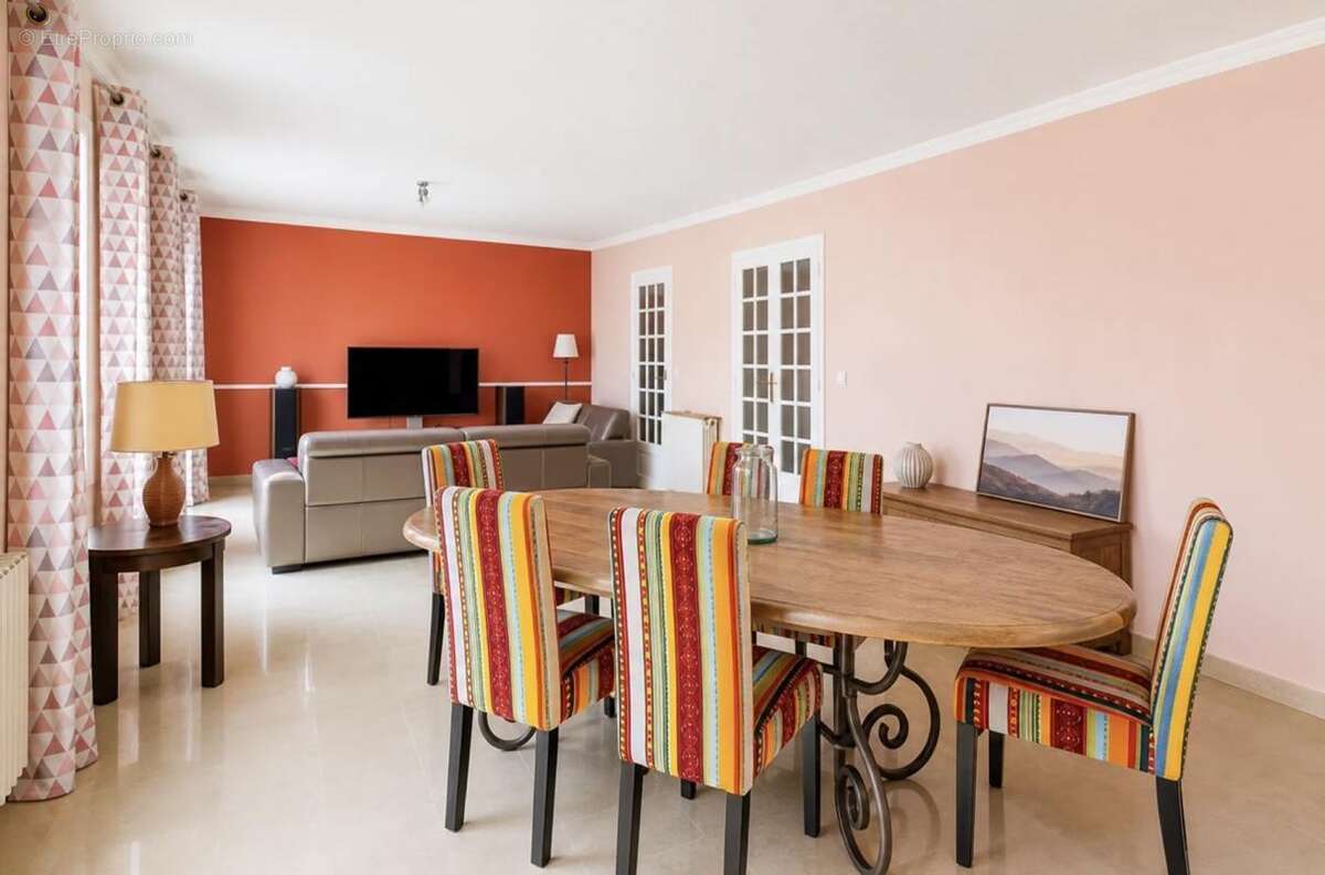 Maison 330 m² à Mions  - photo 8