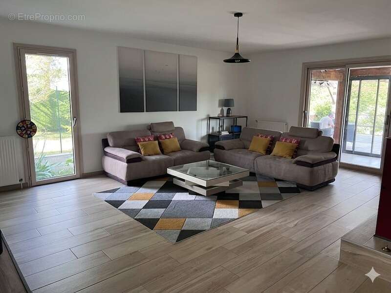 Maison à BUSSAC-SUR-CHARENTE