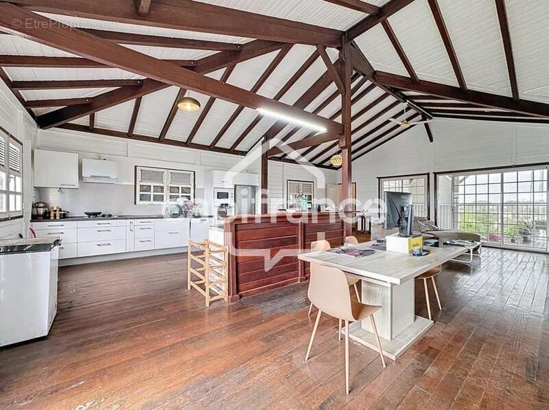 Maison à LES ABYMES