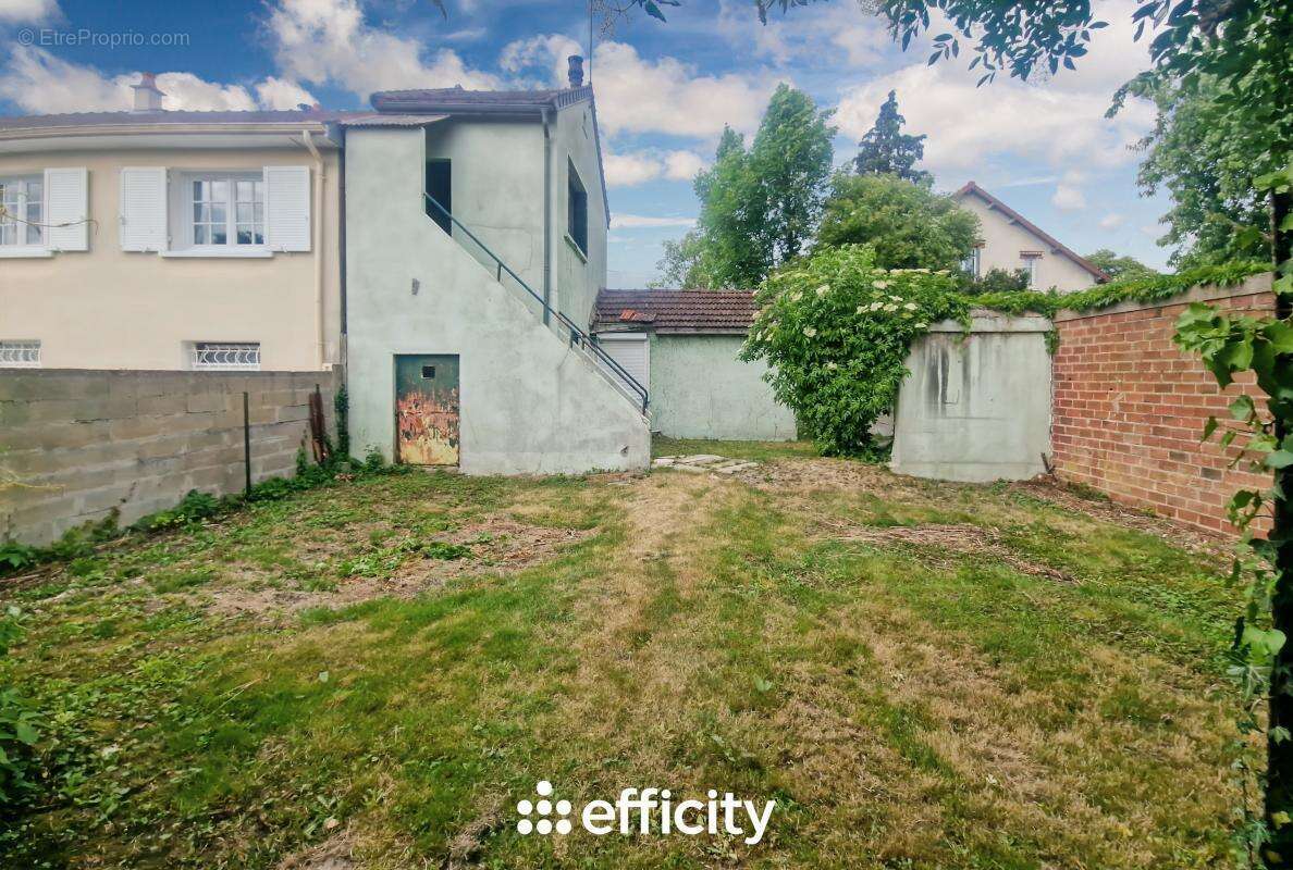 Maison à PONTAULT-COMBAULT