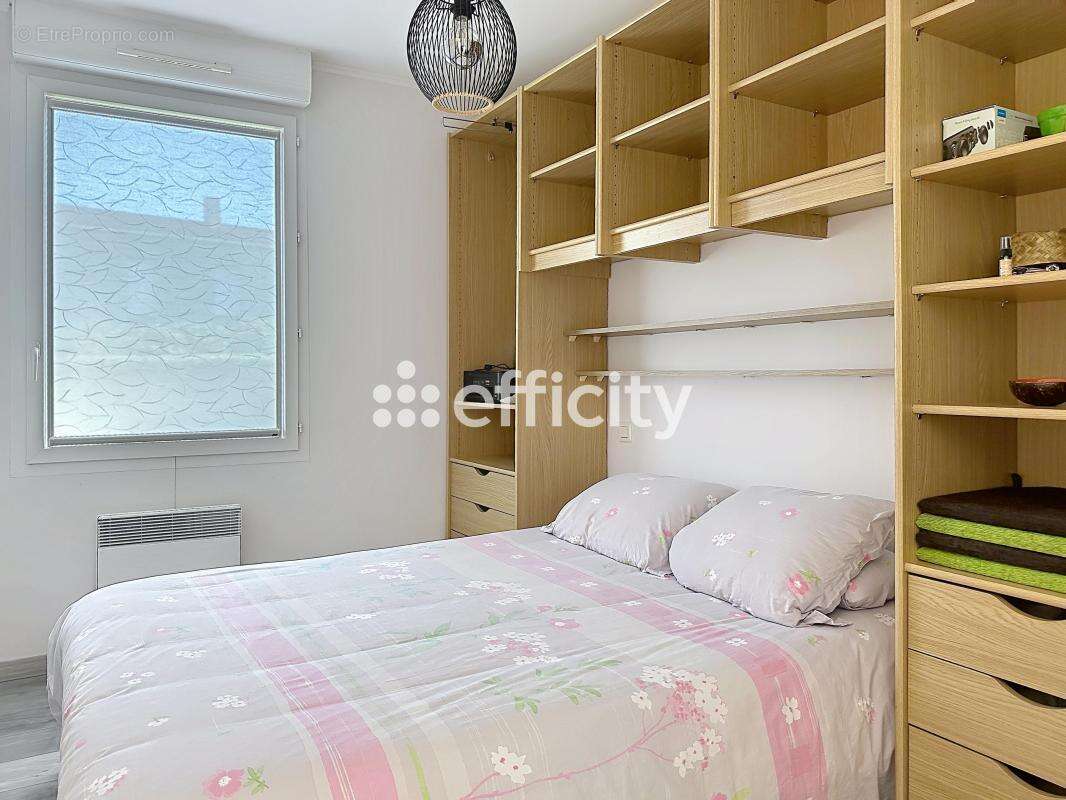 Maison 60 m² à Jonquieres-Saint-Vincent  - photo 4