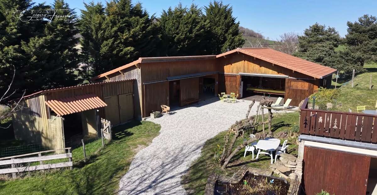 À 10 min de Mornant – Une propriété aux multiples possibilités sur 5 000 m² avec 260 m² de dépendances - photo 26