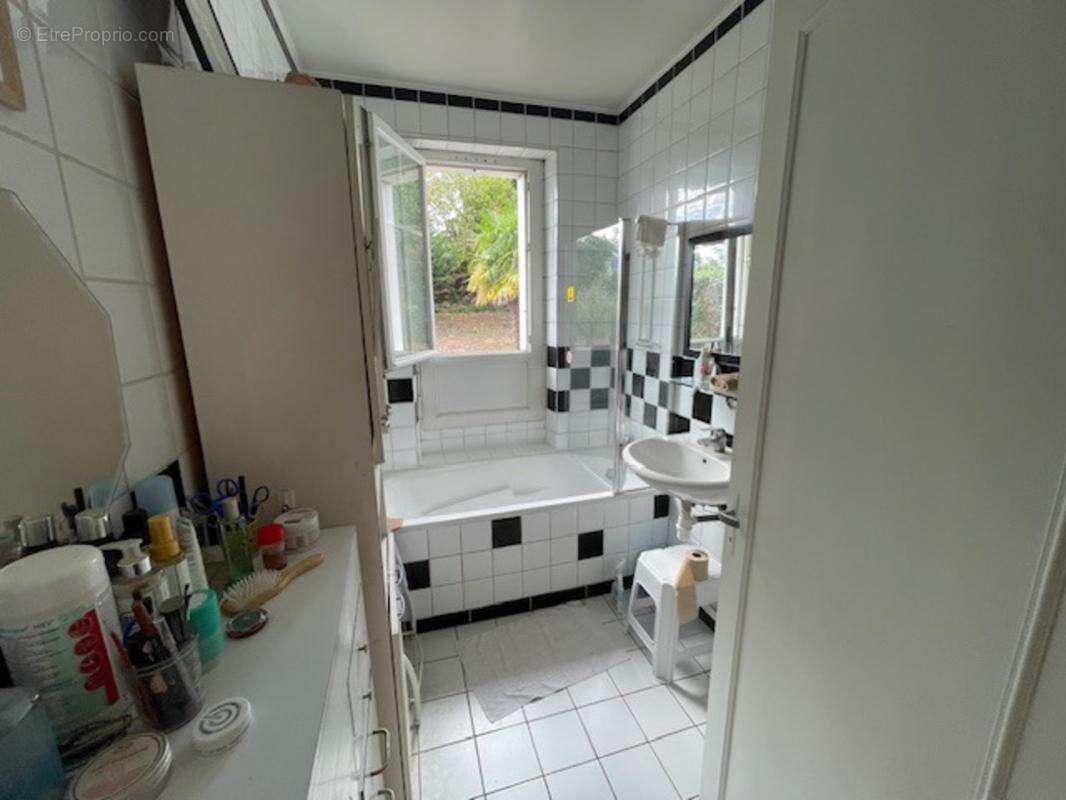  Maison 3 pièces avec grand sous-sol – Quartier Saint-Cybard à Angoulême  - photo 5