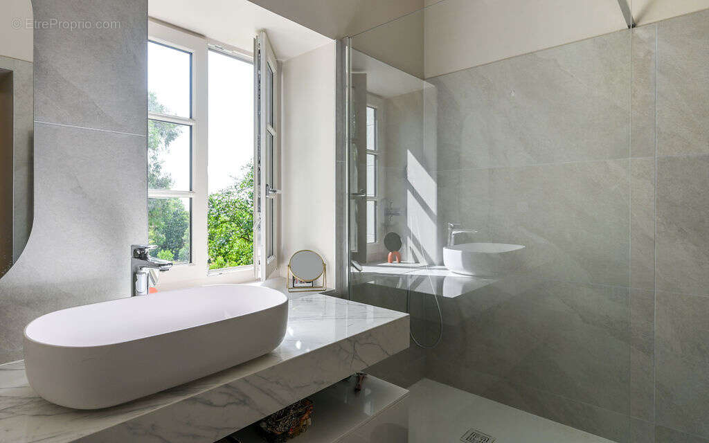 Hauteurs de Saint-Cyr-au-Mont-d'Or   Propriété de Maître de 340 m2 - 8 pièces 5 suites - photo 23