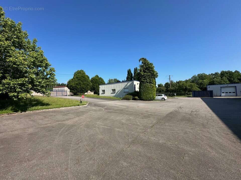 Appartement à ETIVAL-CLAIREFONTAINE