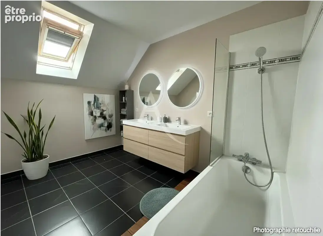 Maison à Proximité des commerces de Bléré ! - photo 9