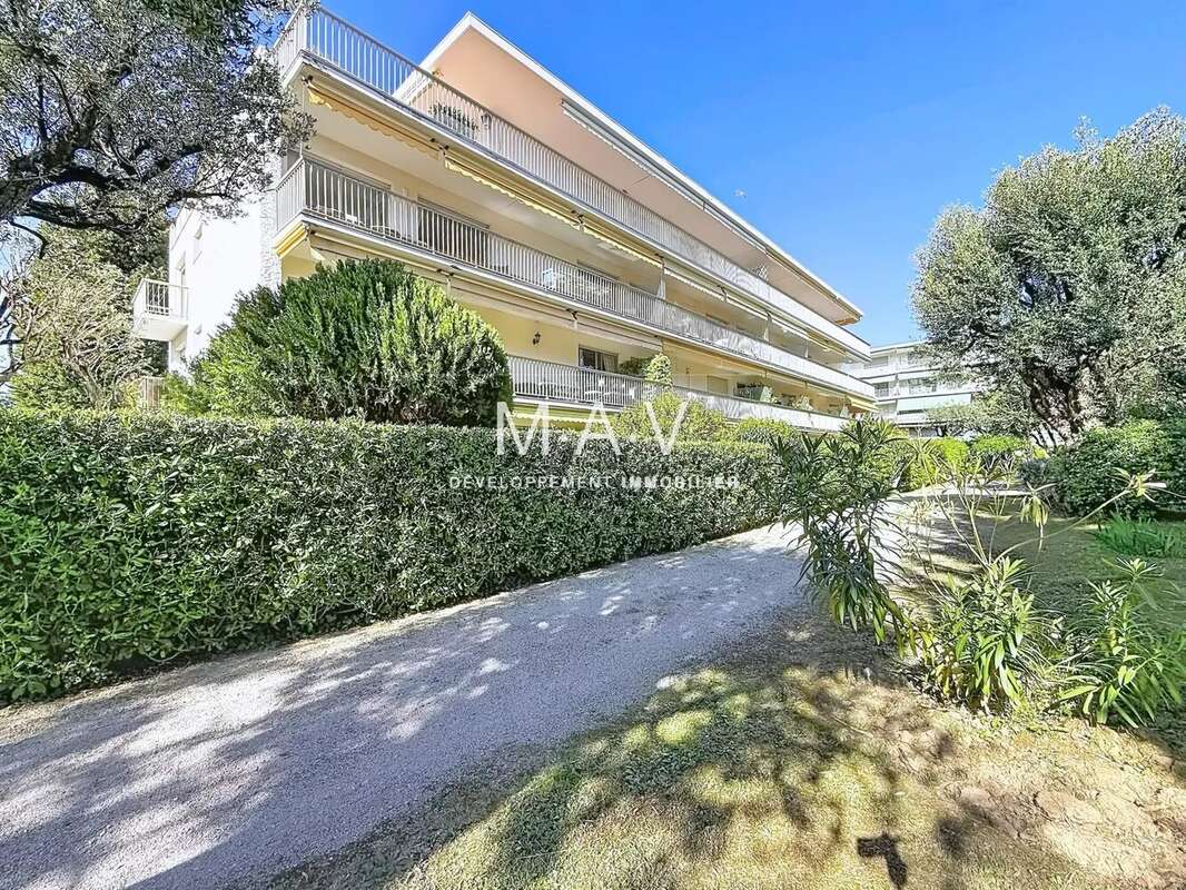 Appartement à ROQUEBRUNE-CAP-MARTIN