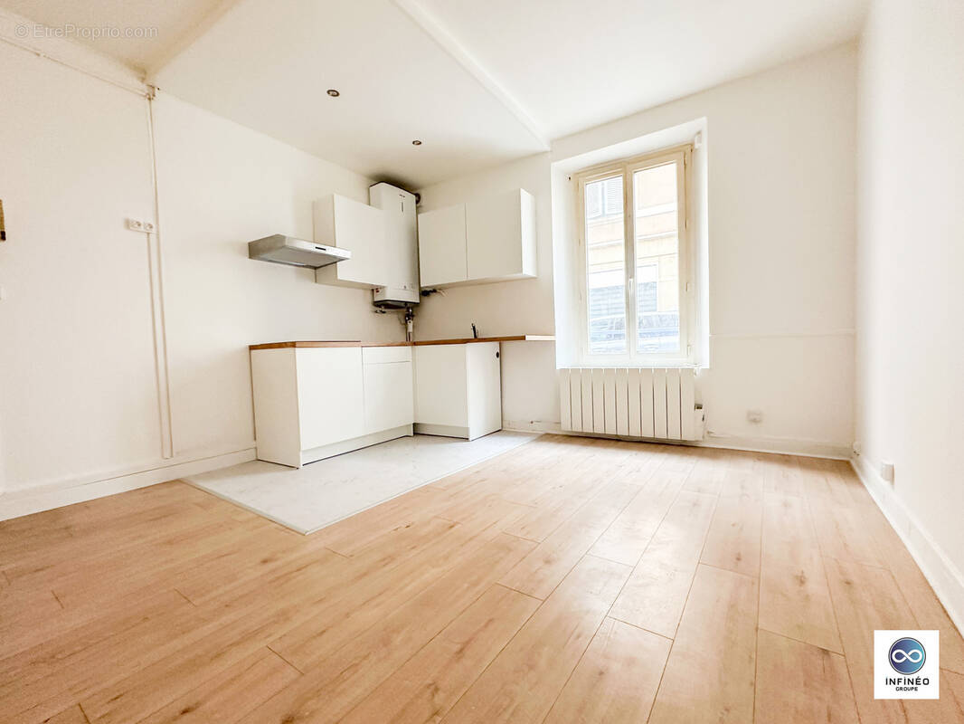 Appartement à CORBEIL-ESSONNES