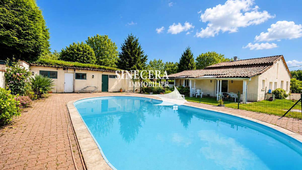 Maison à SALLES-LAVALETTE
