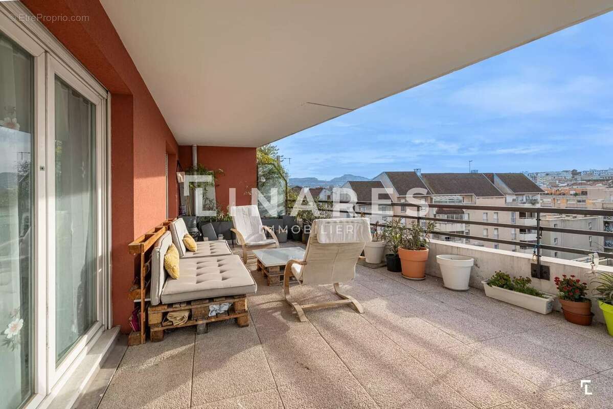 Appartement à MARSEILLE-8E