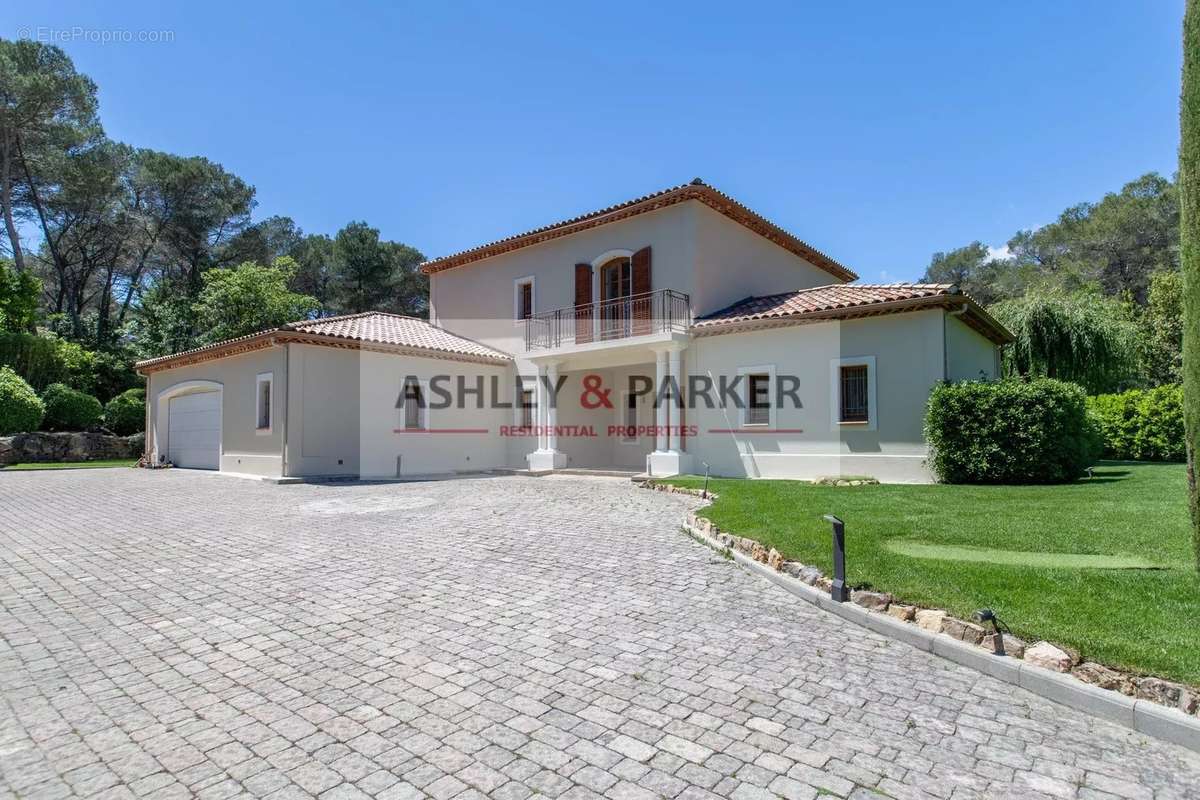 Maison à MOUANS-SARTOUX