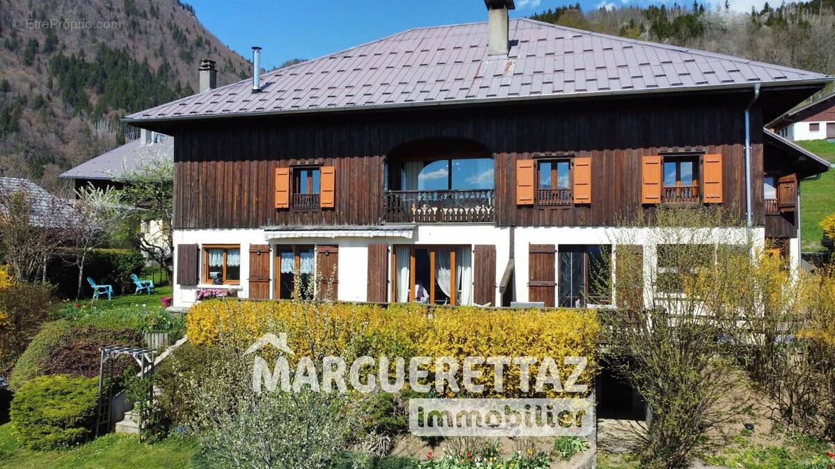 Maison à TANINGES